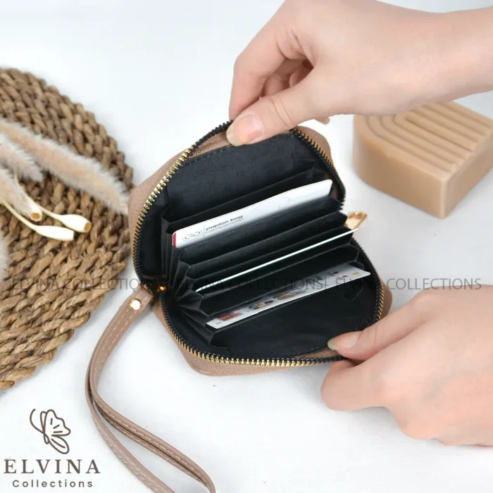 جاکارتی دخترانه آکاردئونی YSL آرامیس - تصویر 2